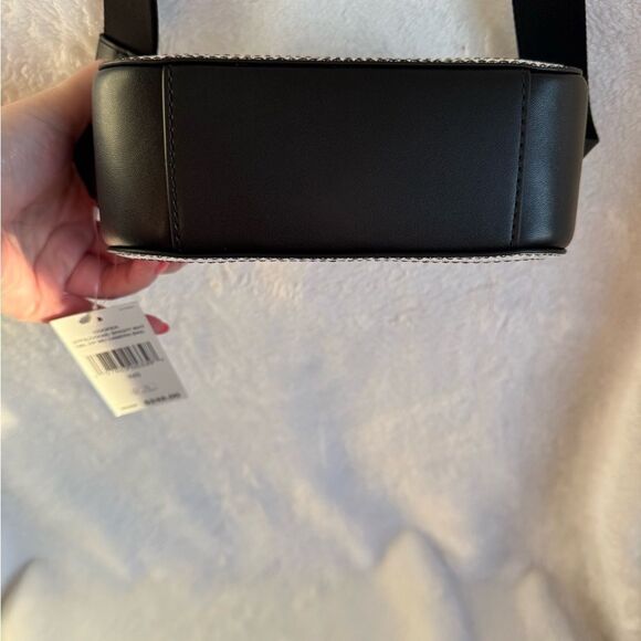 Michael Kors Cooper Double Zip Camera Crossbody - Picture 6 of 11